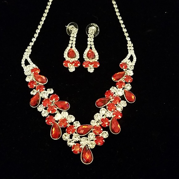 Jewelry - Ruby Red Vintage Style Pin-up Necklace Set